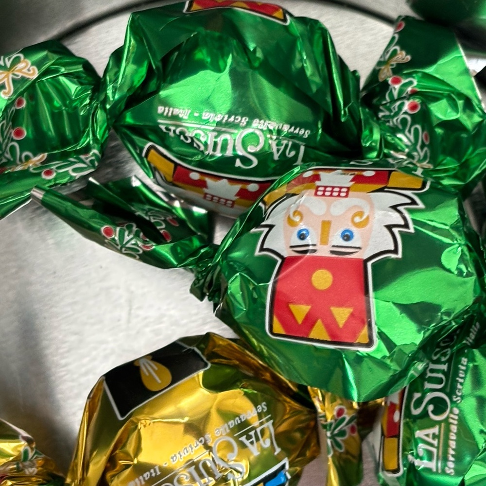 Red and Brown Candle Gift Set - Picture 4 of 11